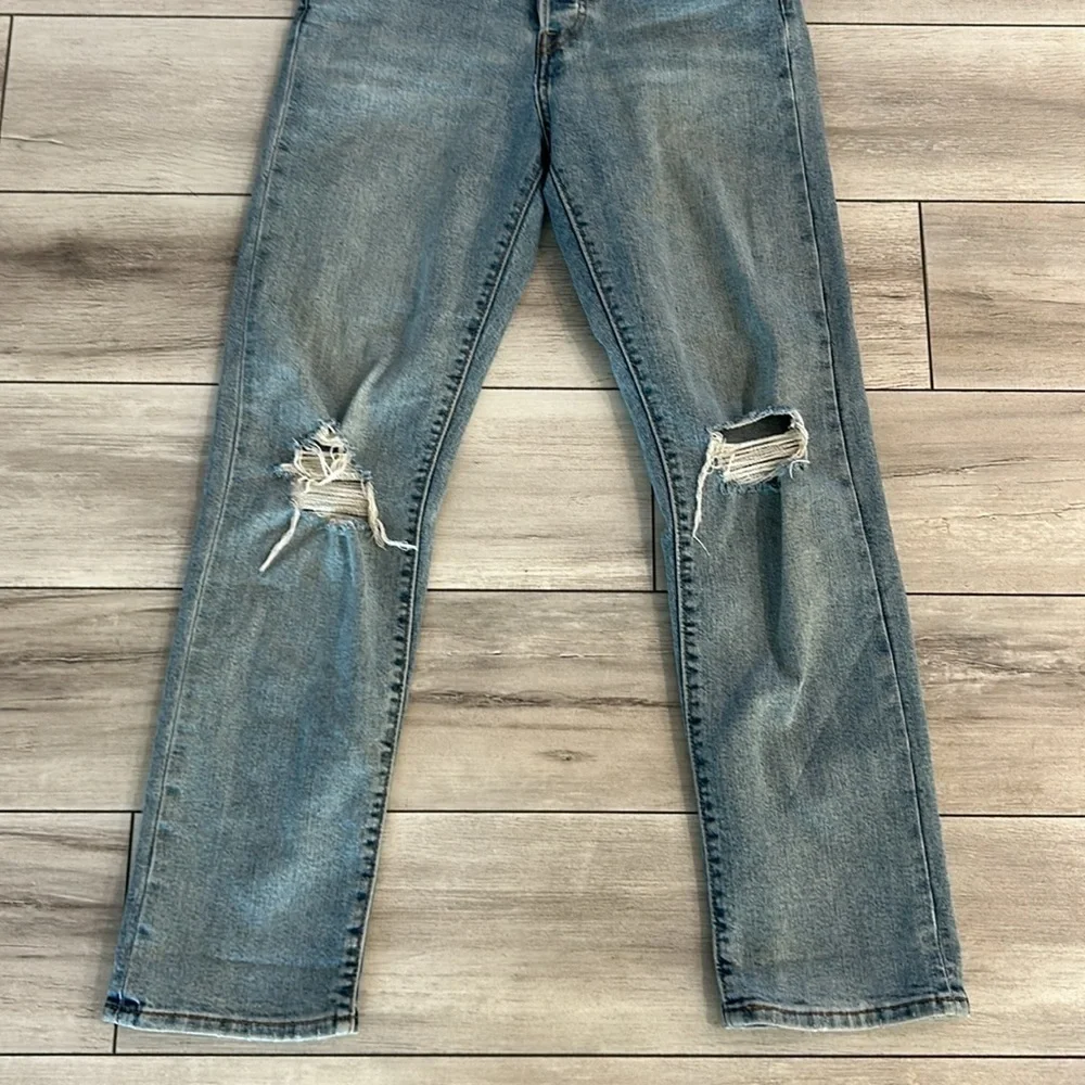 Levi's wedgie straight button flu jeans size 26
